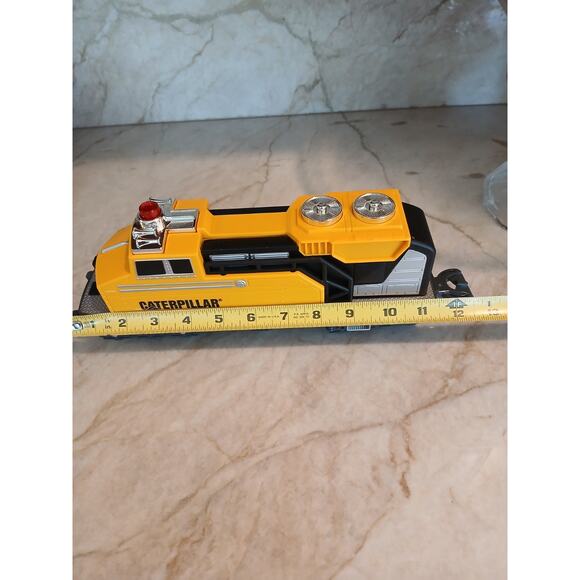 Toy State CATERPILLAR Construction Train Locomotive Engine CAT Yellow Works Fast - Picture 12 of 16